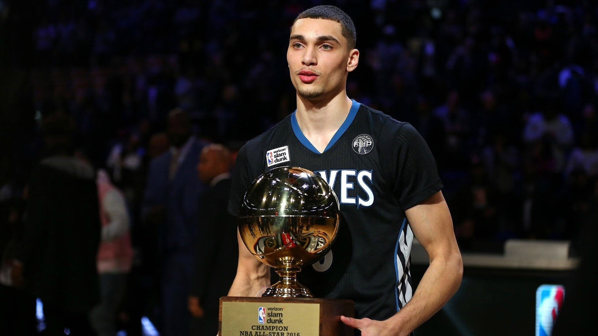 戈壁沙漠自补给越野赛 参赛者背负全程食水物资